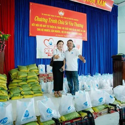 Quản lý cộng đồng và hỗ trợ người chơi