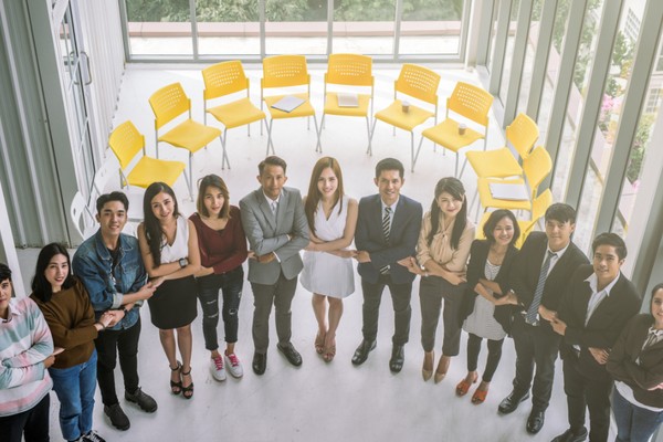 Hình ảnh máy tính với cấu hình tối thiểu